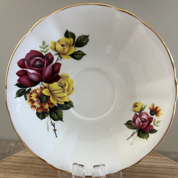 Vintage Windsor Cup & Saucer - Picture 3 of 13